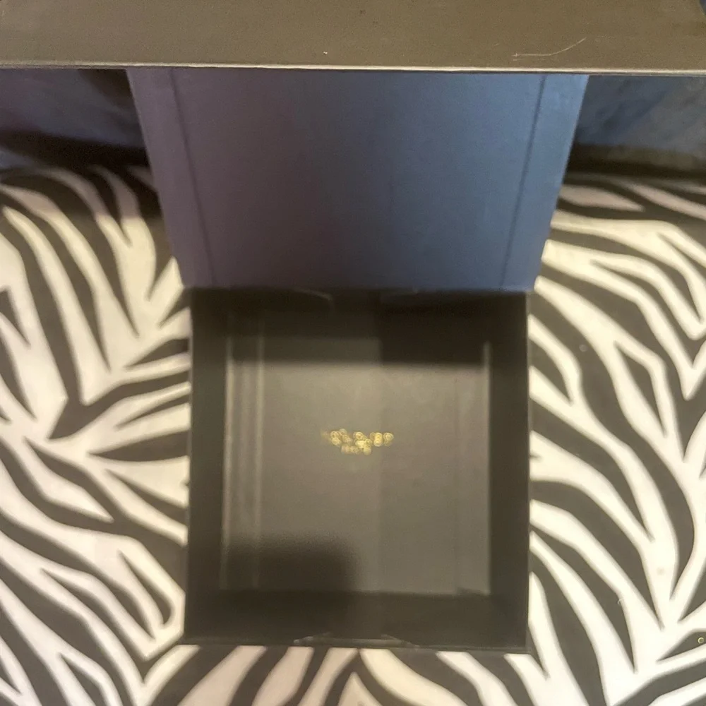 Yves Saint Laurent Black and Gold Box - Picture 5 of 5
